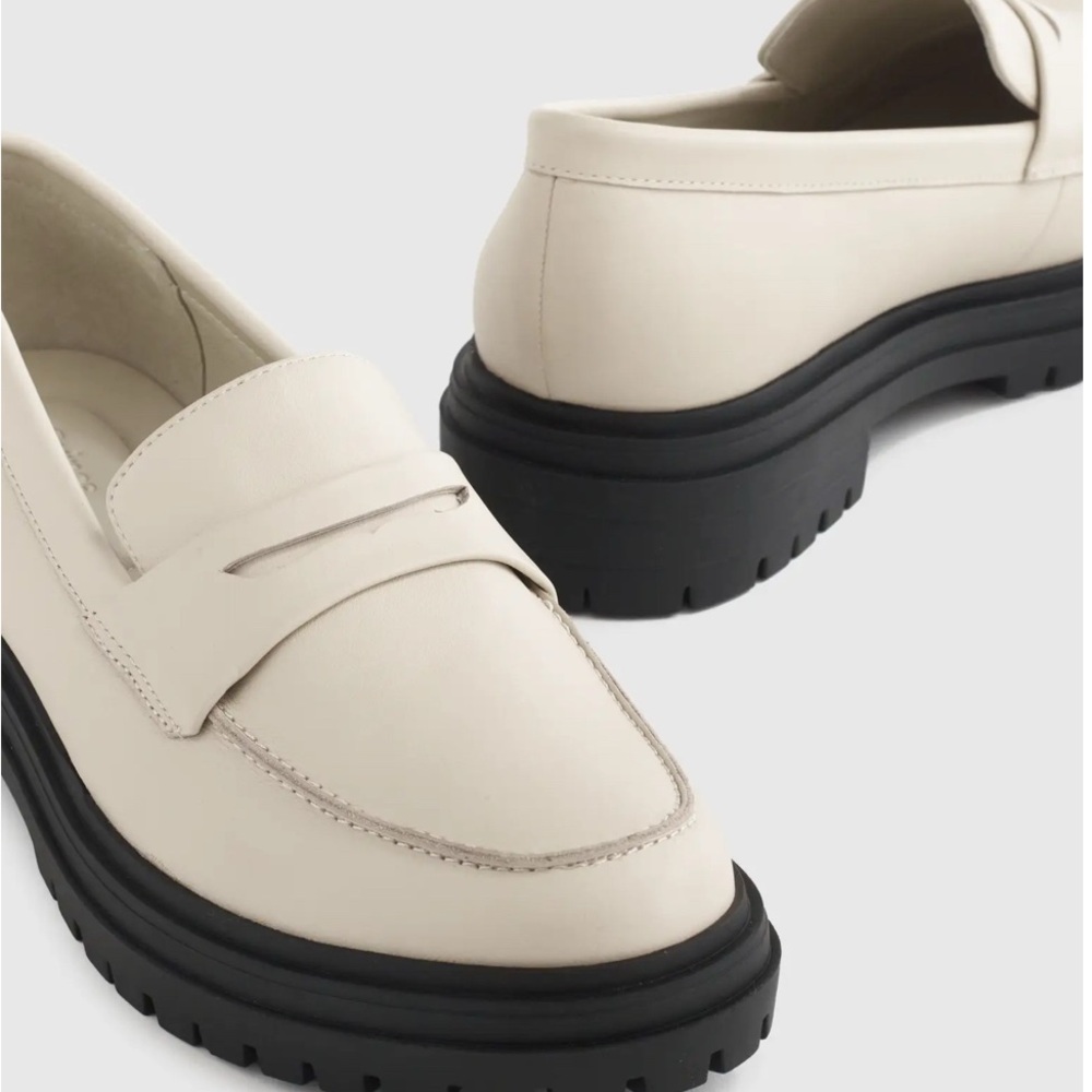 Quince| EUC Women’s Size 7 Cream Loafers with Black Soles - Picture 2 of 14